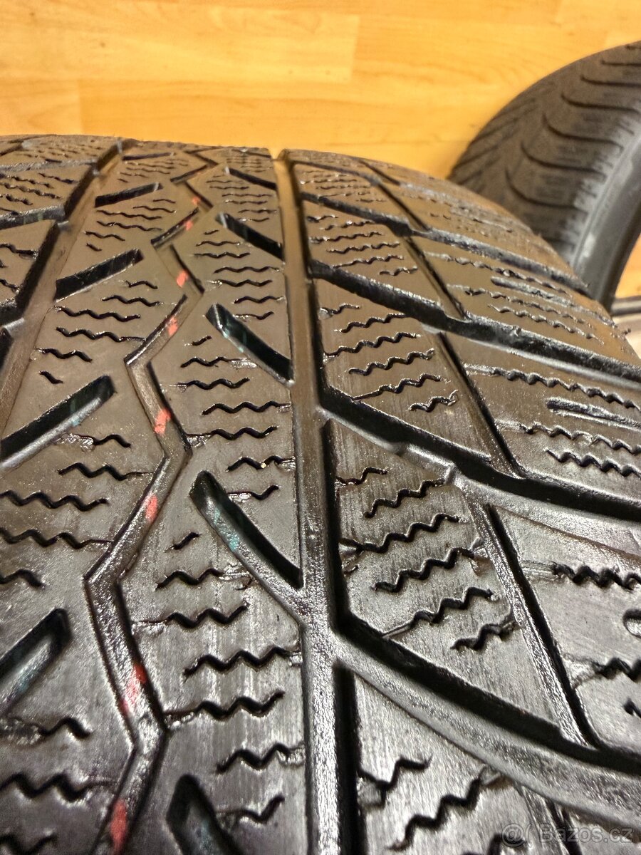 Zimní pneu 235/55/17 - 7