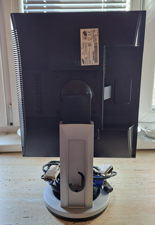 LCD monitor Samsung SyncMaster 910T - 7