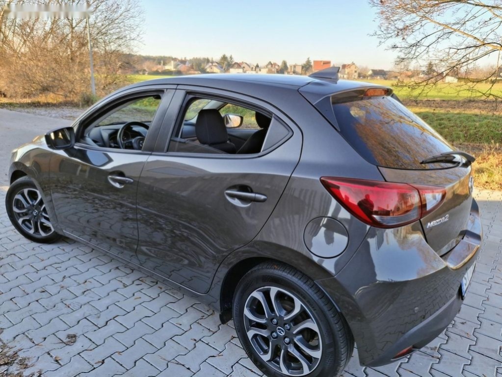 Mazda 2,1.5 benzin 66 kw max. výbava - 7
