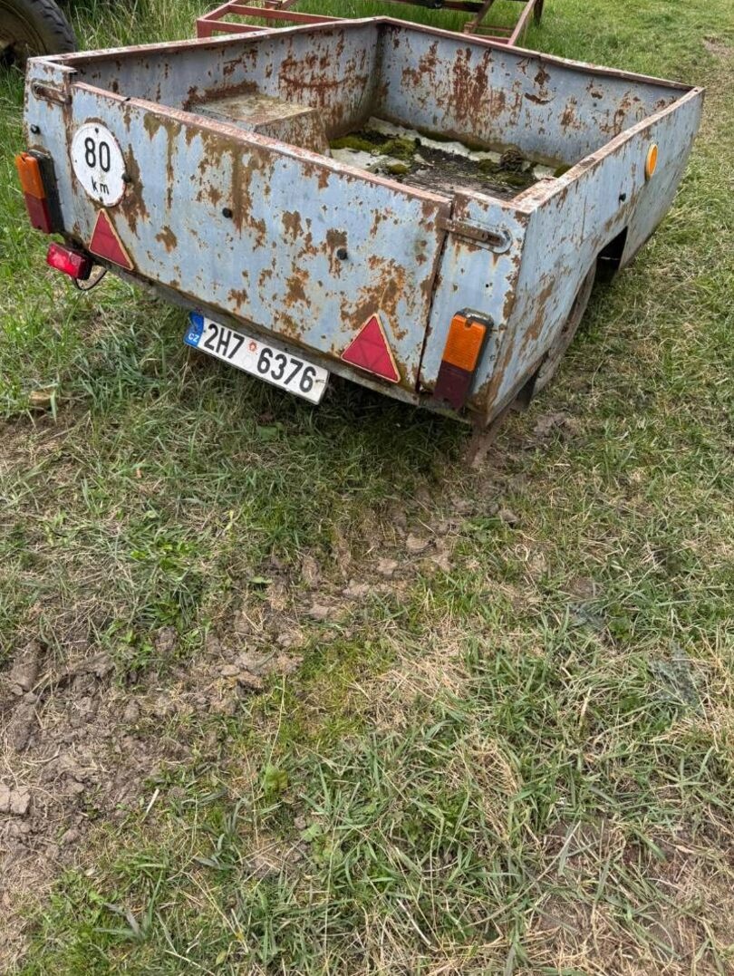 3 přívěsné vozíky - 7