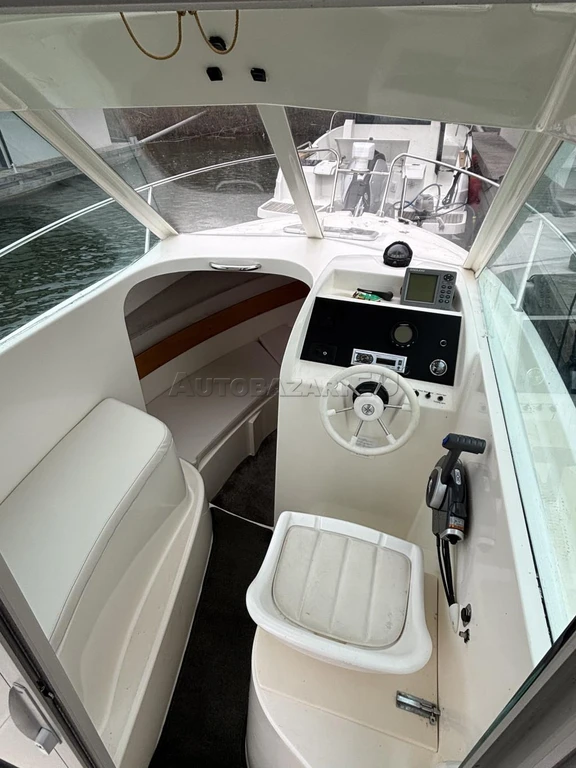 Merry Fisher 585 - 7