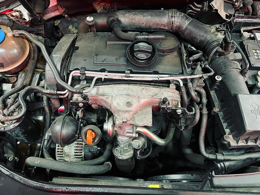 Vůz na náhradní díly VW Passat B6 kombi 2006 BKP HDV LA7W - 7