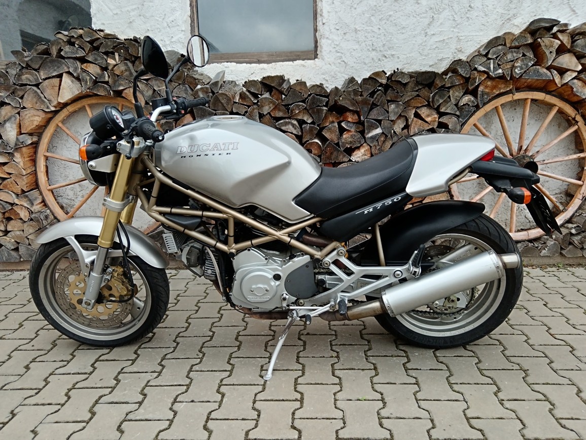 DUCATI MONSTER 750 - 7