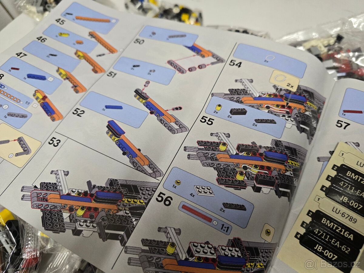 STAVEBNICE Creator Expert 10262 Bondův Aston Martin DB5 - 7