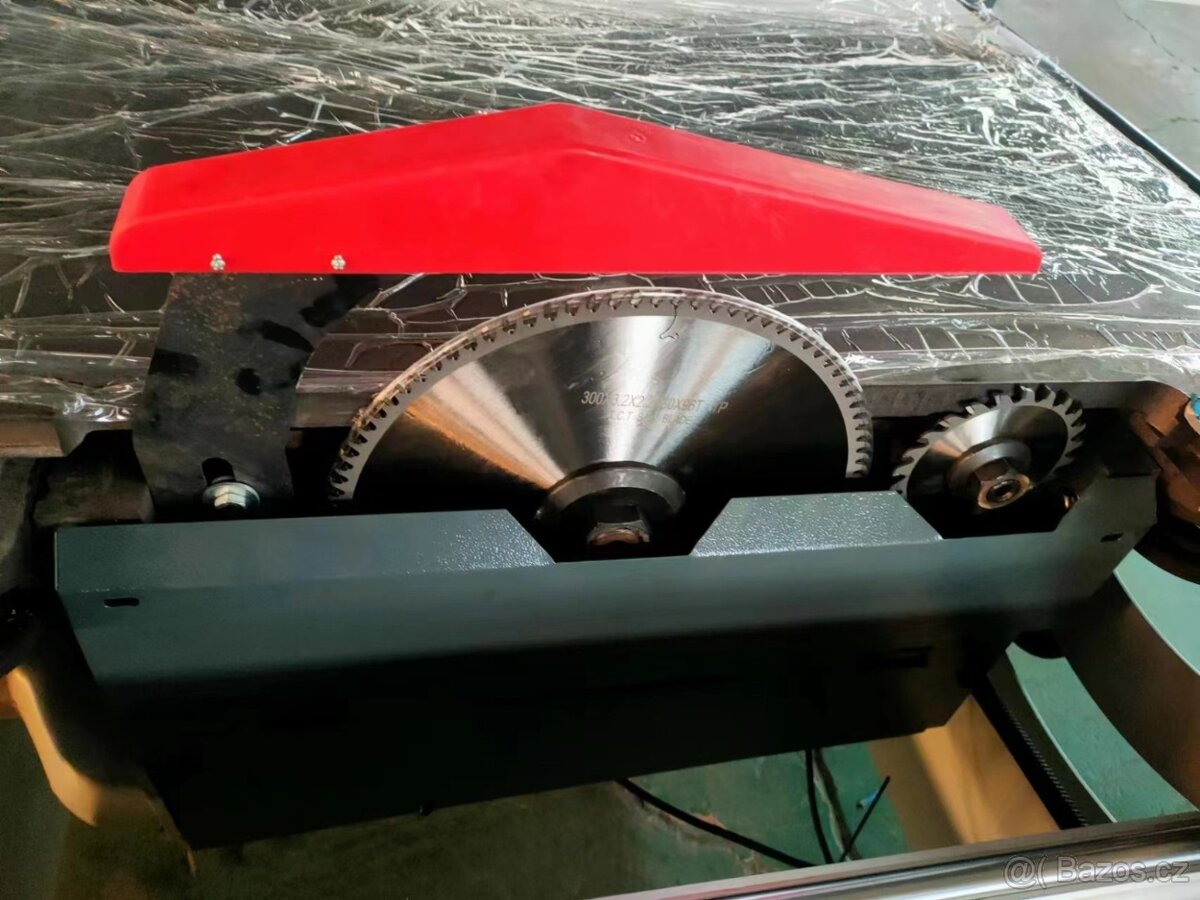 Formátovací pila s předřezem - 7