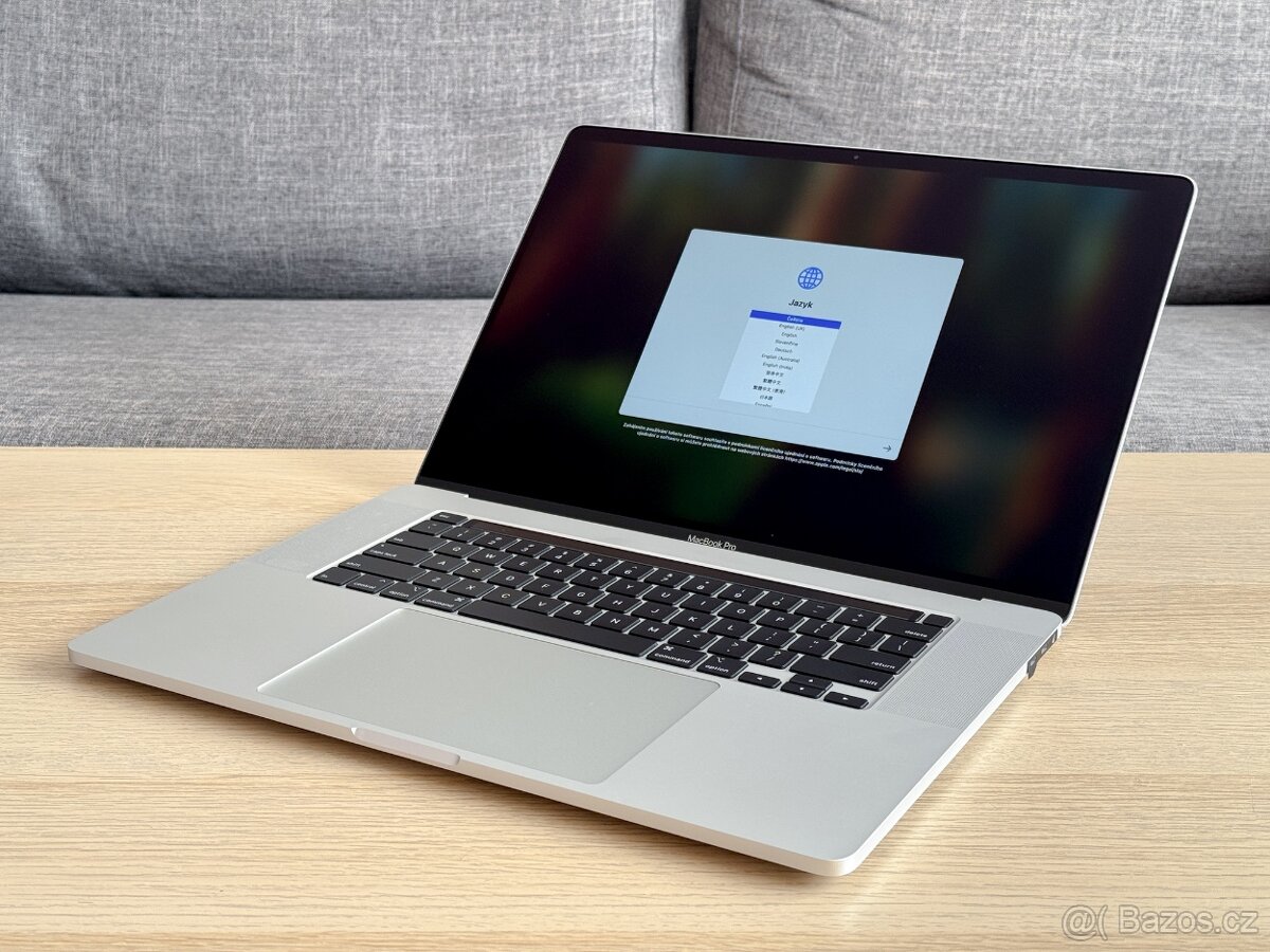 Apple MacBook Pro 16" - i9 2,4GHz, 32GB - 100% JAKO NOVÝ - 7