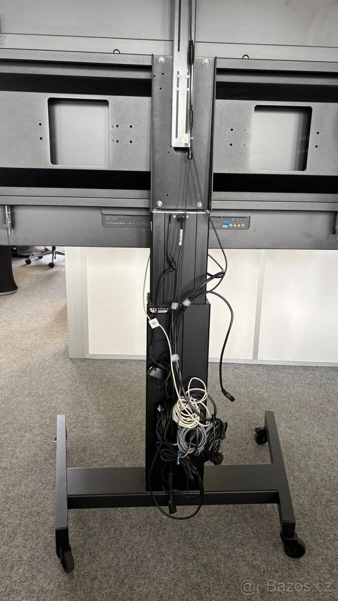 Nabízím Microsoft Surface Hub 55" - Interaktivní tabule - 7