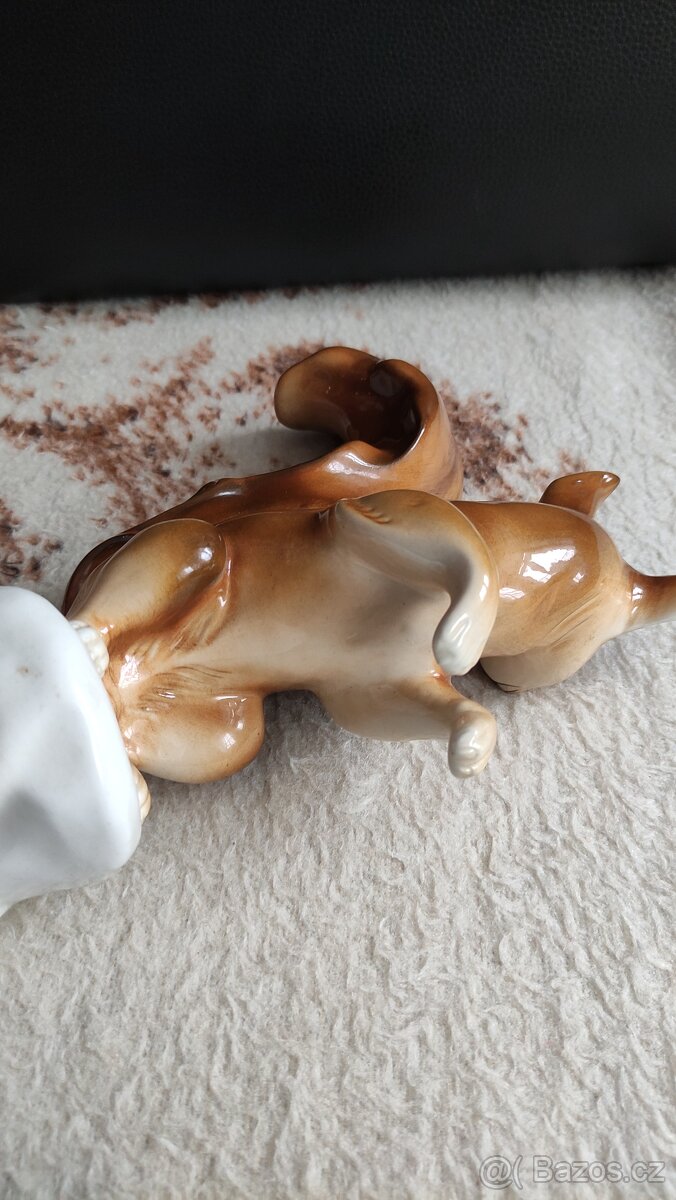 Socha. soška, figurka - veverka Royal Dux - 7