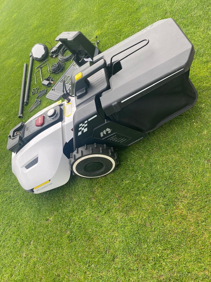 YUKA 2000 s košem (Robotická sekačka s GPS) - 7