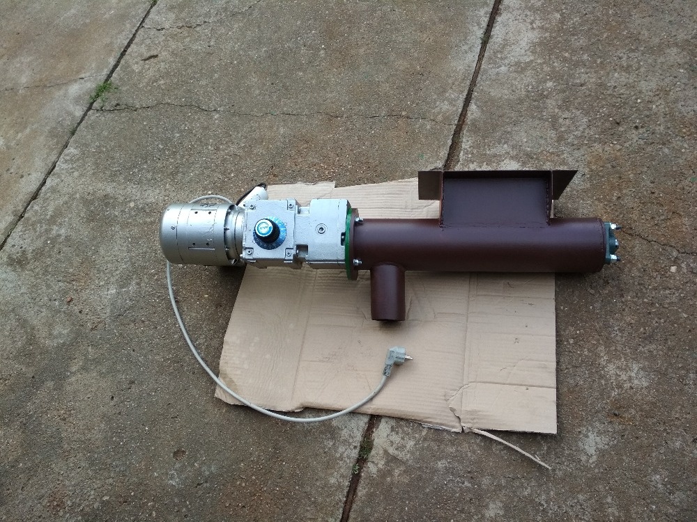 šnekový dopravník na uhlí, pelety, štěpka apod. - 7