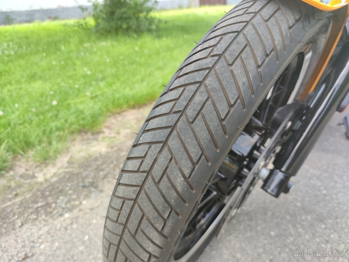 Moto Guzzi V9 Roamer - 7