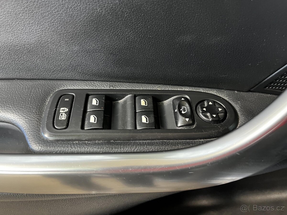 Peugeot 308 1.6 PT , 88 kW benzín, 2011 - 7