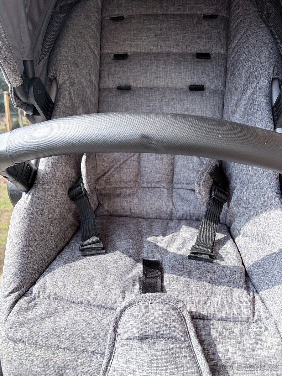 Kočárek Thule Sleek šedý + korbička Thule - 7