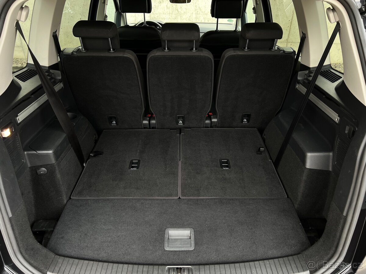 VW Touran 7 míst - 7