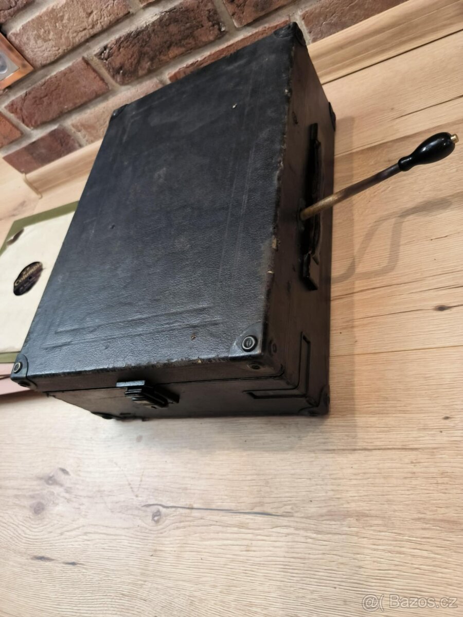 Starožitný gramofon na kliku - 7