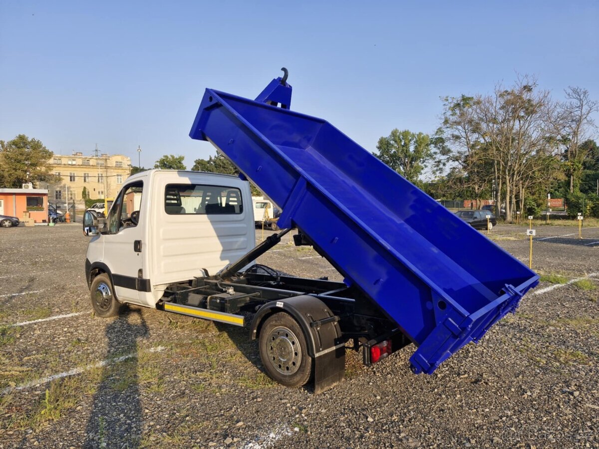 Kontejnerové Iveco daily 3,5 t - řidičský průkaz B - 7