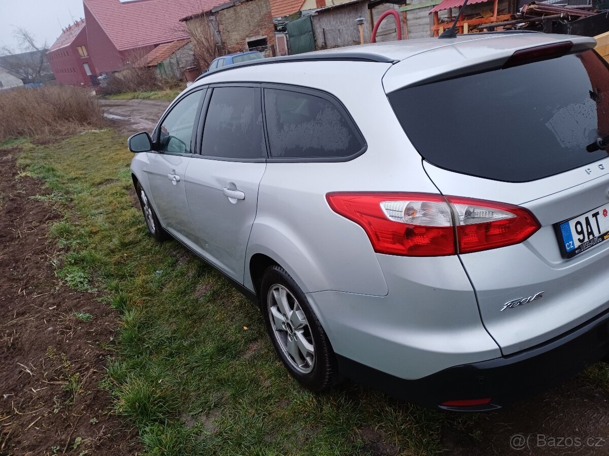 Ford focus combi 1,6 nafta - 7