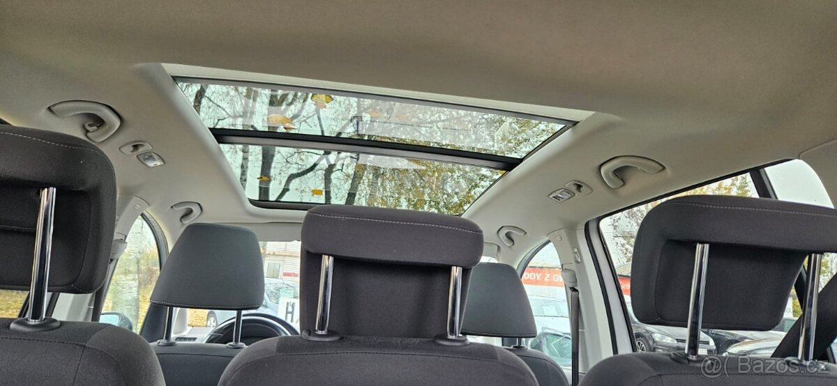 Volkswagen Touran 1.4 103 KW 7 míst 2012 - 7