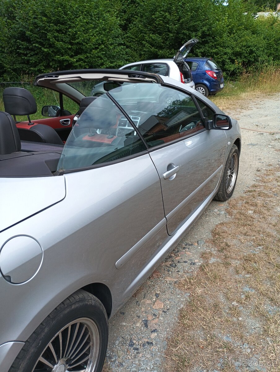 Peugeot 307CC se stahovací střechou - 7