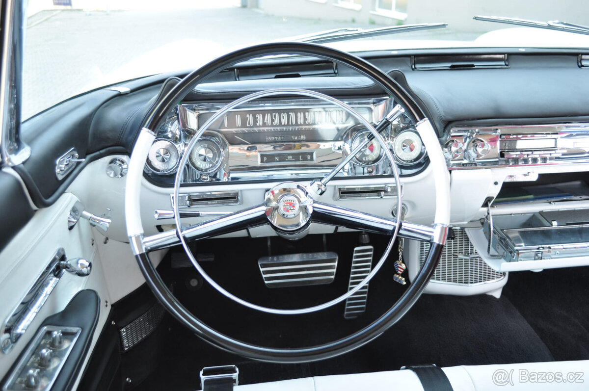 Cadillac Brougham 1957 - 7