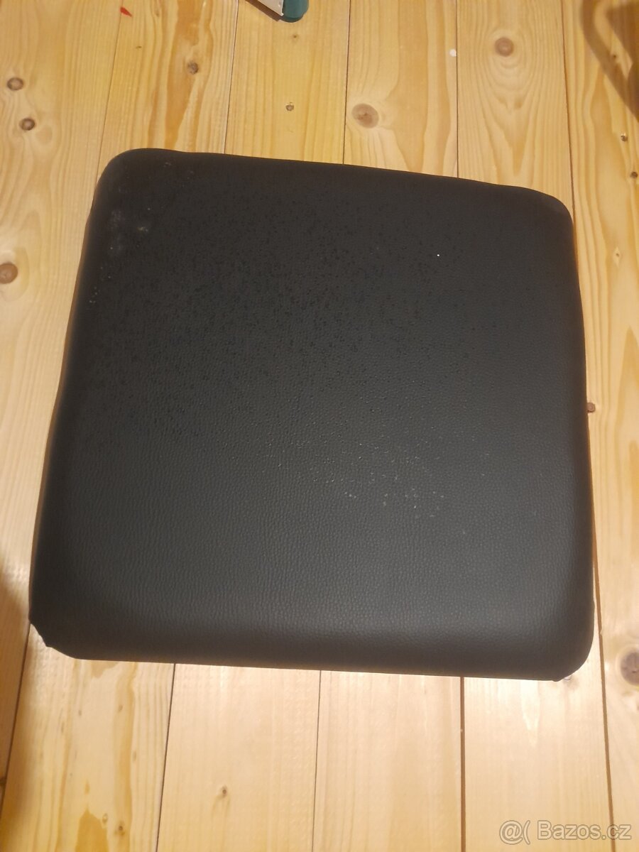 Pojízdné toaletní křeslo+ 2 ks měkkého polstrování - 7