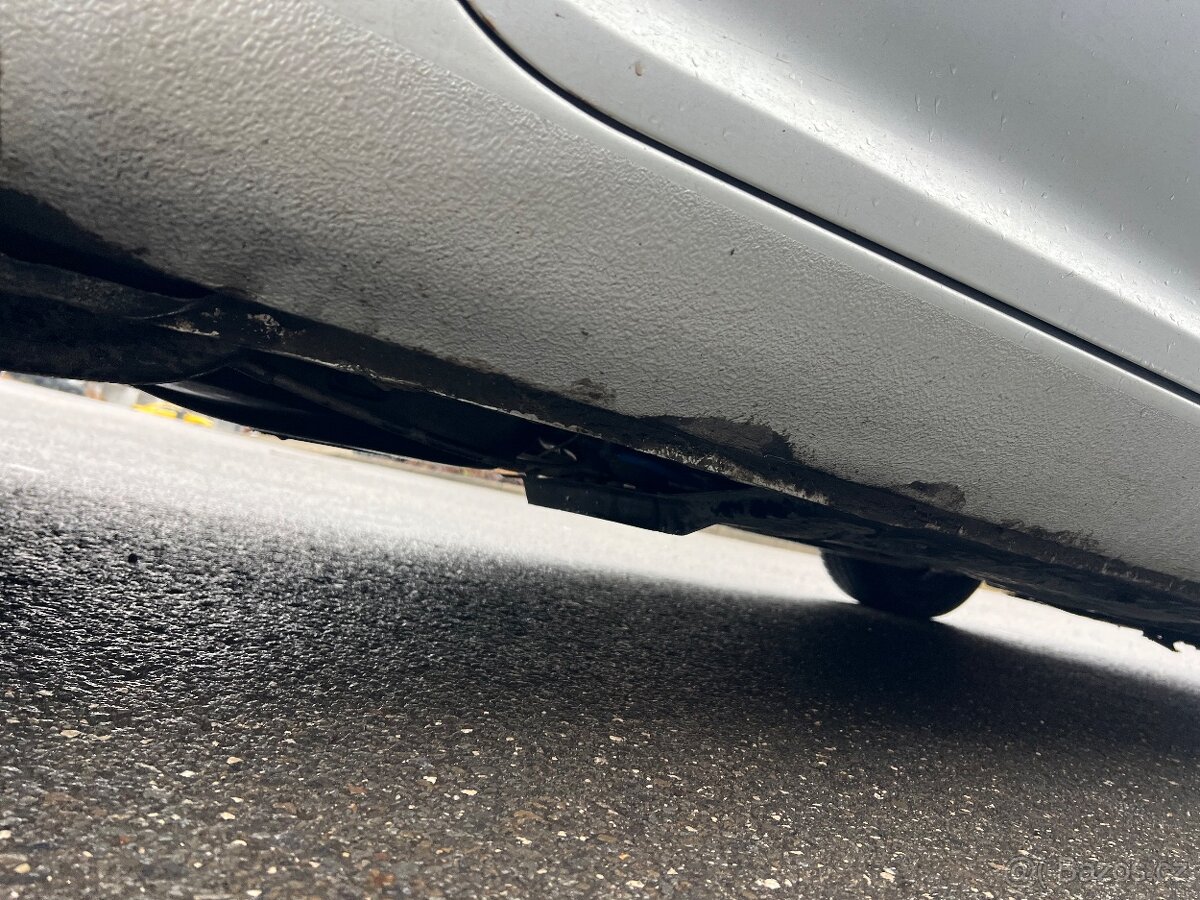 Prodám Škoda Octavie 1.9 TDi 77KW R.V 2009 - 7