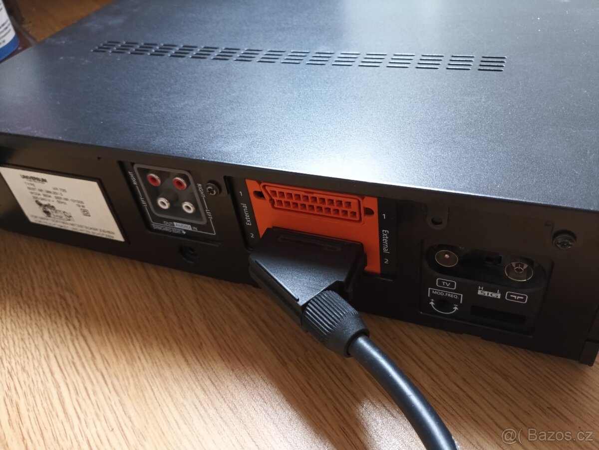 Videorekordér Universum VR 725 – TOP stav, - 7