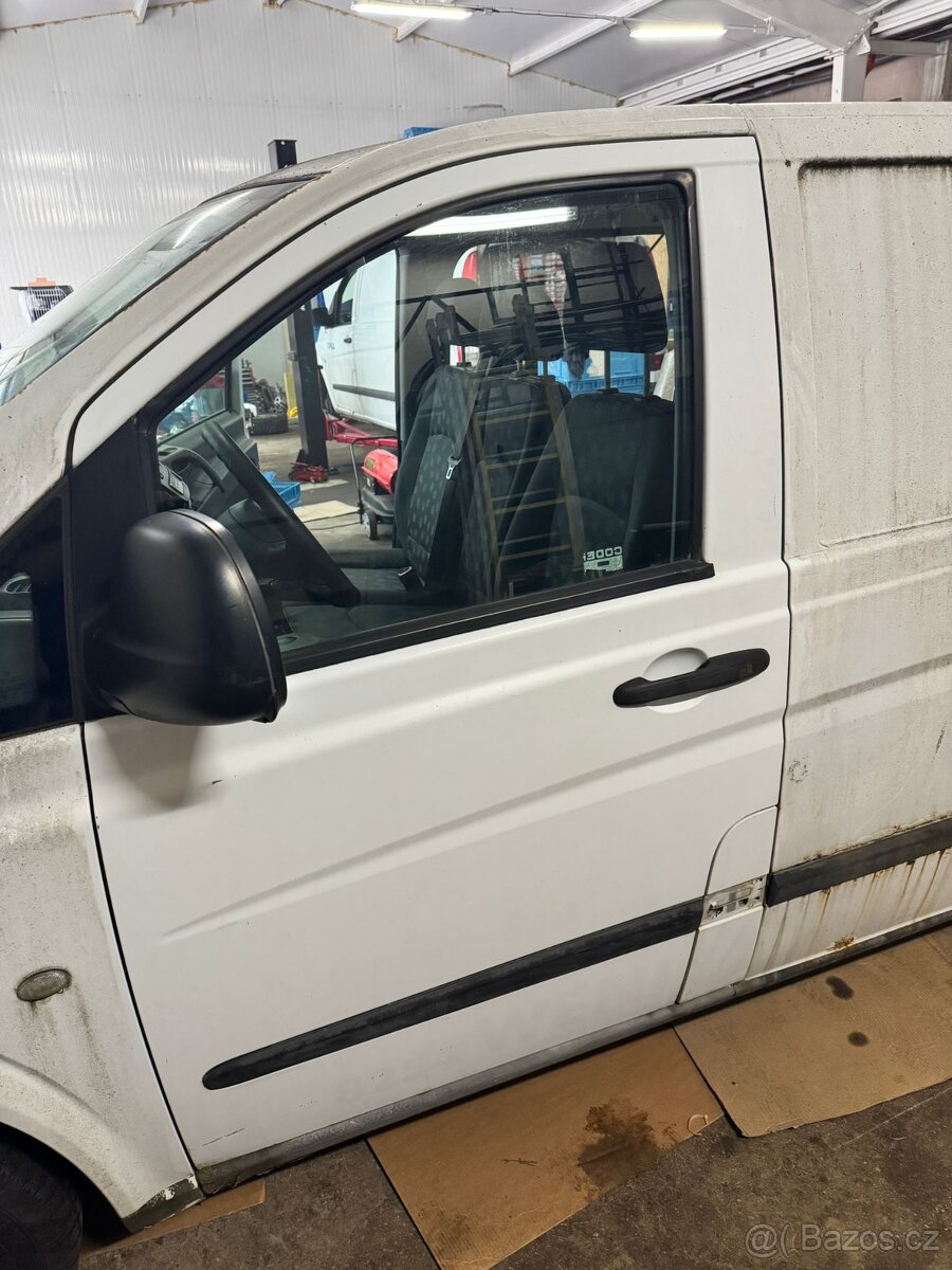 Mercedes-Benz Vito W639: bedna - 7