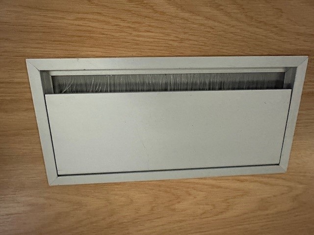 prodám 200 cm jednací stůl - 7