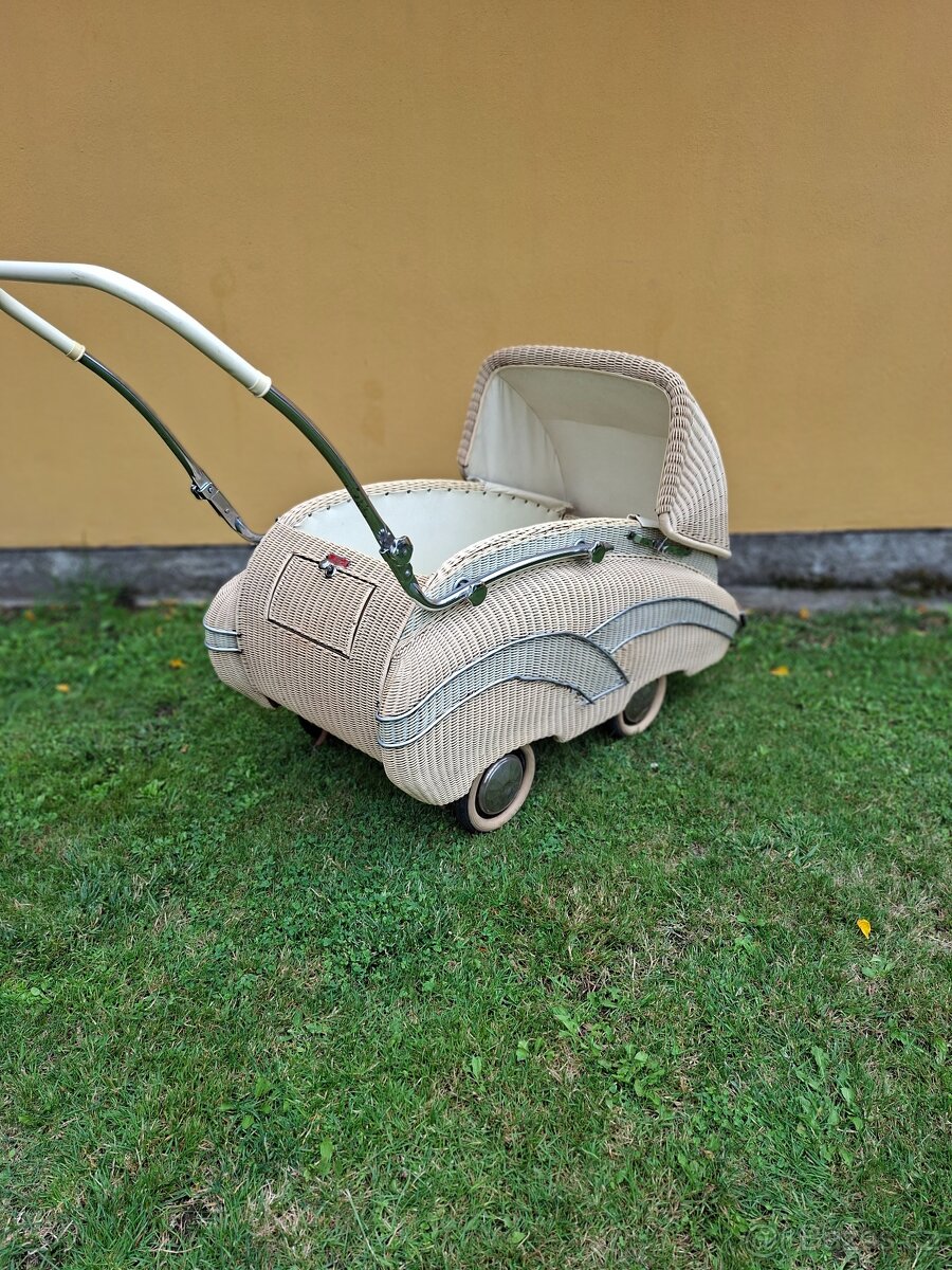 Proutěný kočárek pro miminko č. 718 - 7