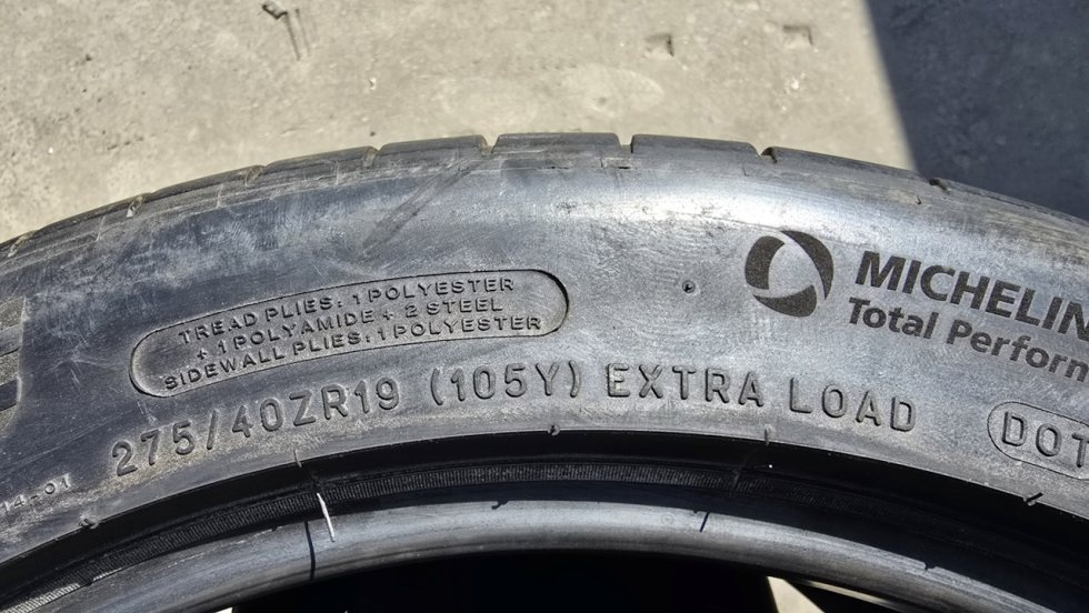 Letní pneu 275/40/19 Michelin - 7
