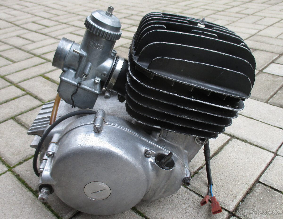 ND na závodní motor čz 511 516 válec hlava víko vodní pumpa - 7