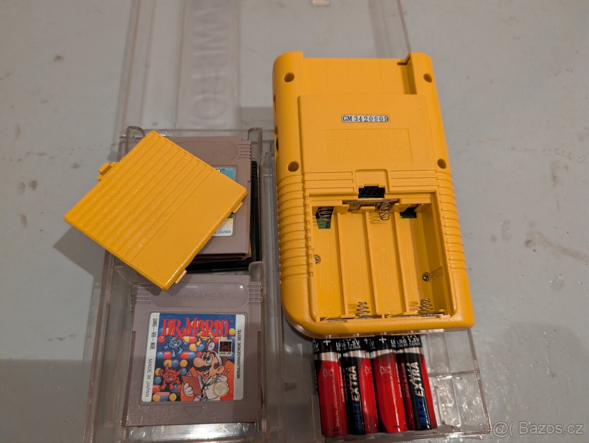 Nintendo Gameboy - Play it Loud speciální edice + Hry - 7