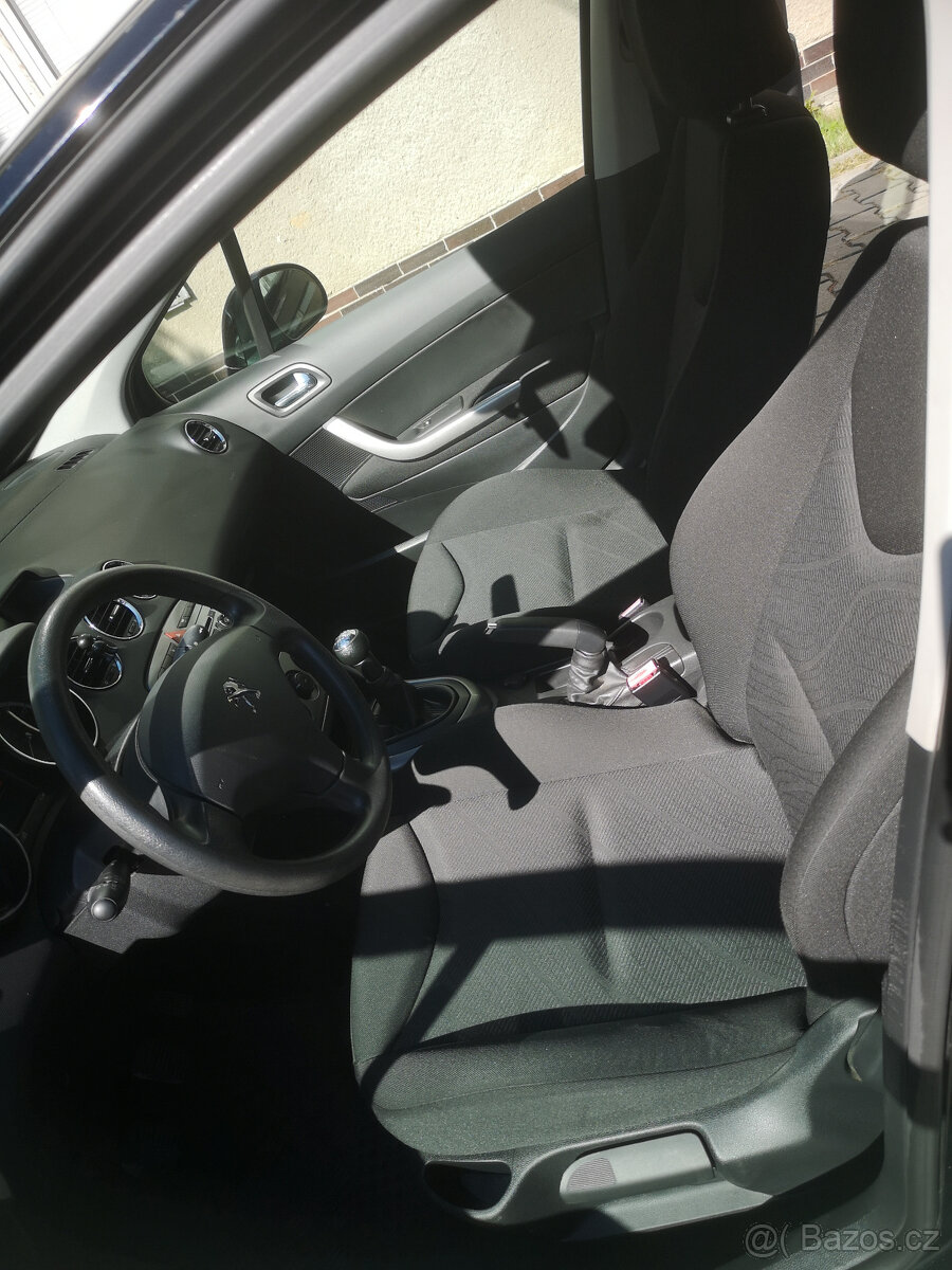 Peugeot 308 Kup CZ Naj 100tkm Serviska 1.4i Benzín 72Kw Sup - 7