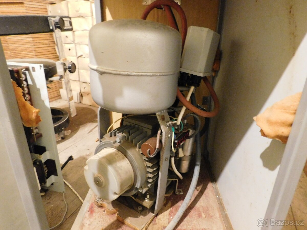 Zubařský kompresor Chirana - 7