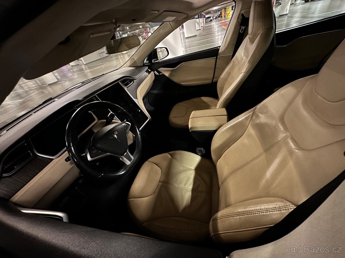 Tesla Model S - 7