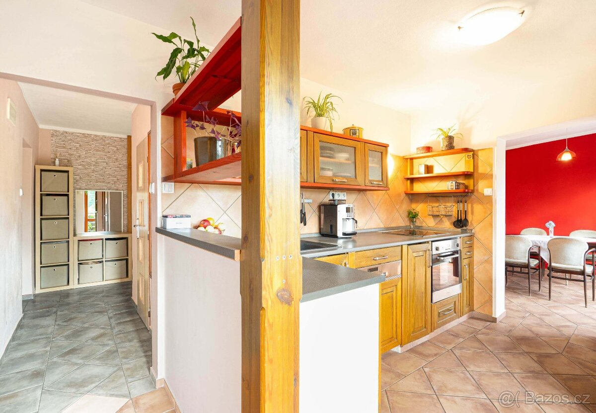 Byt 3+1, 82m² s lodžií, se zahrádkou a parkováním, Zavadilka - 7