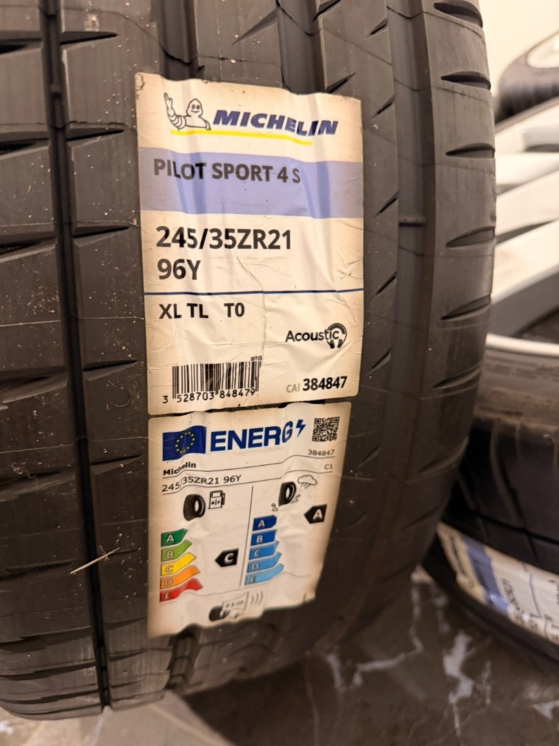 originální Tesla Model S 1075749-00-C r21 Arachnid - 7