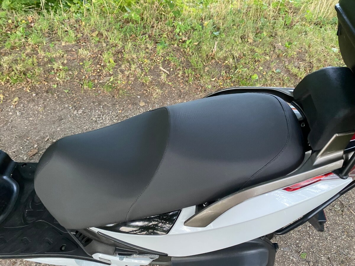 Kymco Grand Dink 300i - 7