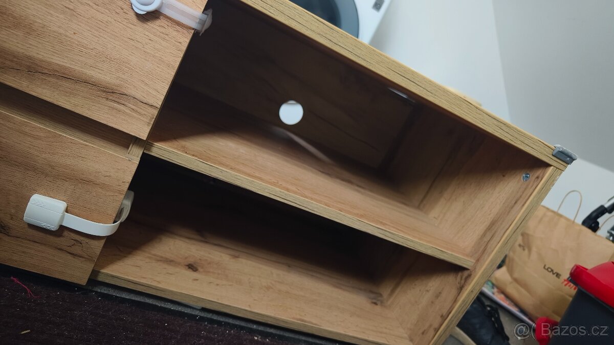 TV stolek - dekor přírodní dřevo - 7