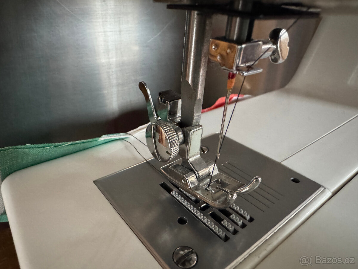 Šicí stroj Victoria Graffiti - pěkný - 7