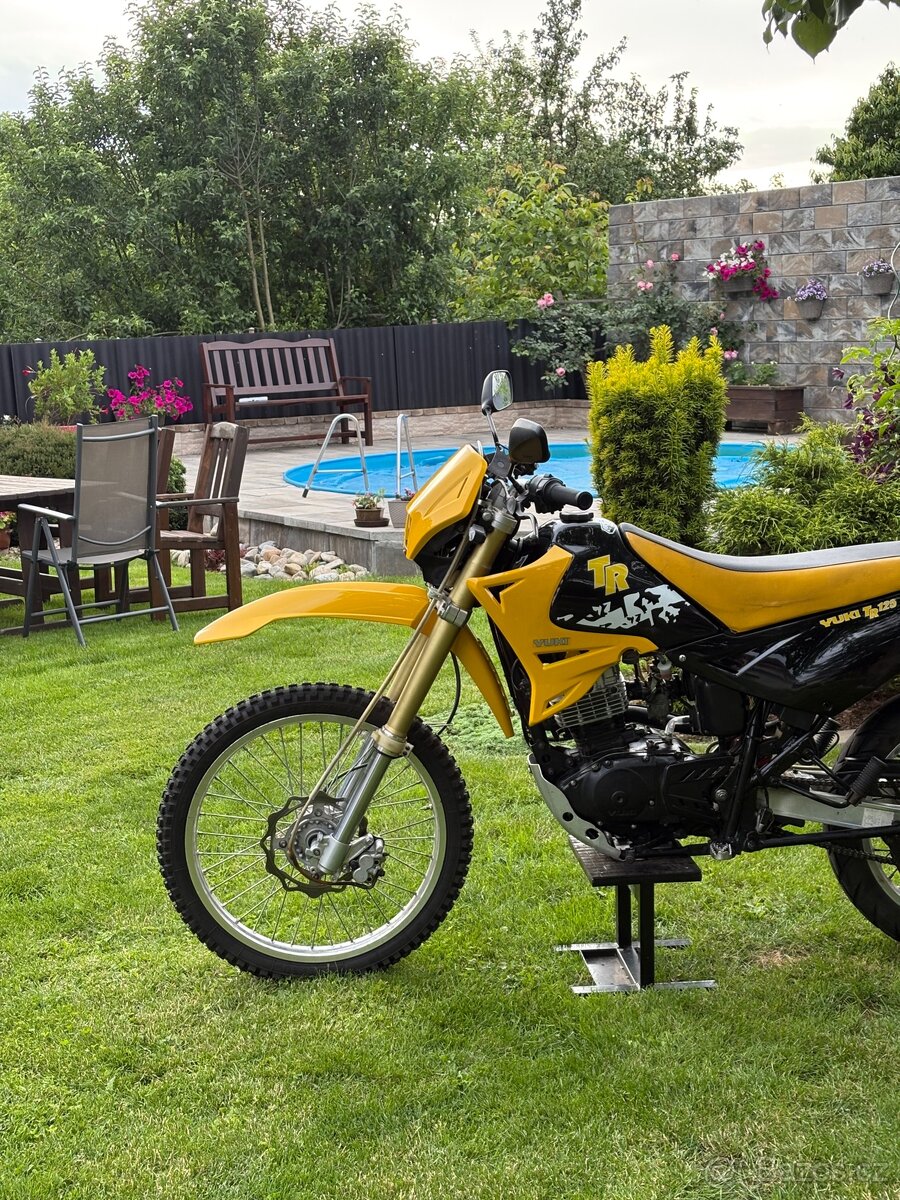 YUKI TR 125 - 7