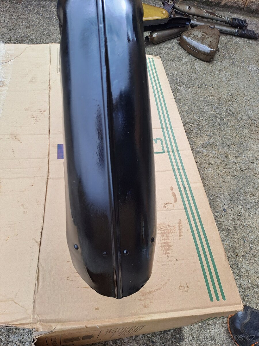 Prodám přední a zadní blatník na čz 150,125 - 7