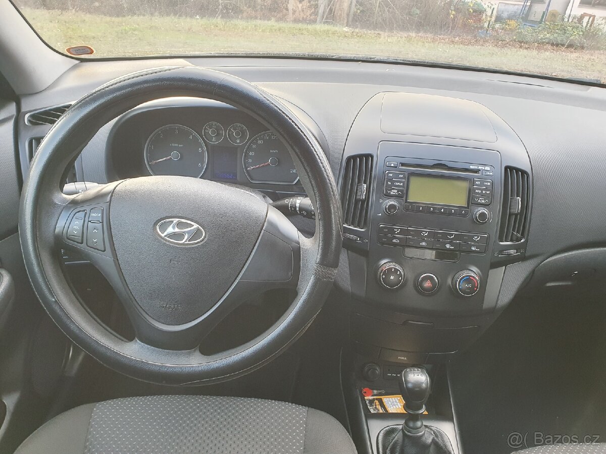 Hyundai I30 CW 1.6crdi COMBI 66KW r.v. 2010 - 7