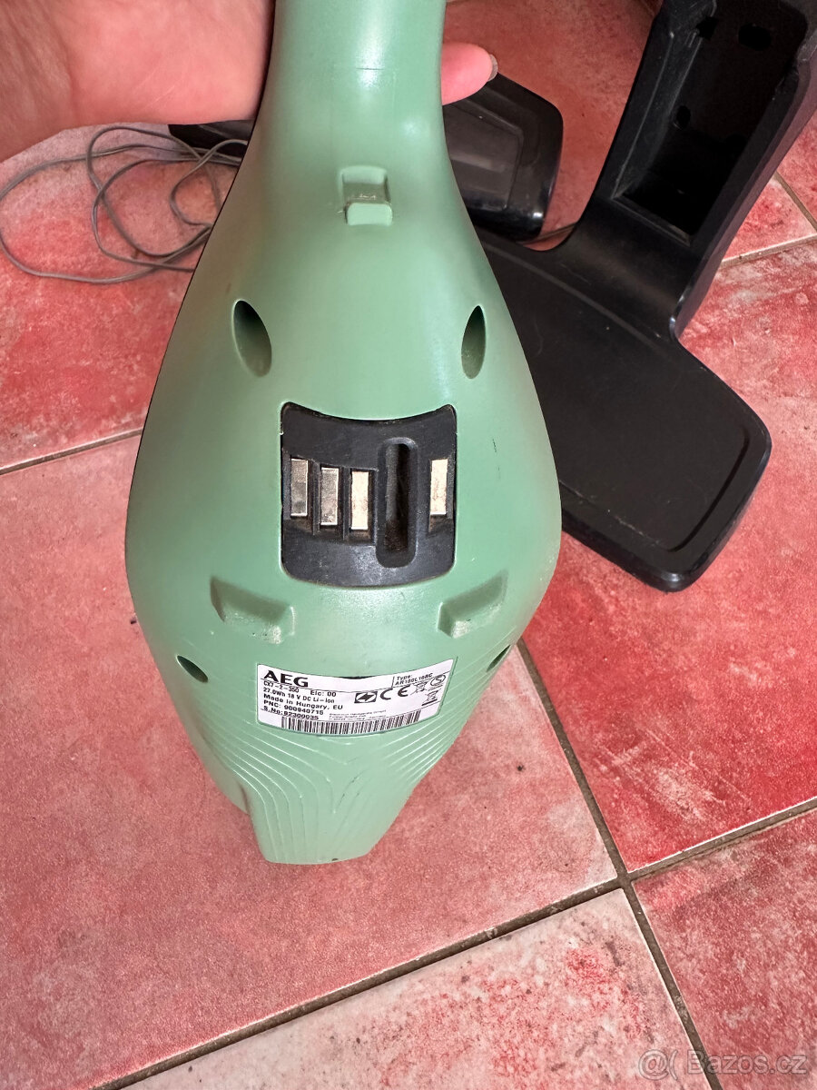 Bezsáčkový vysavač AEG CX7 - 7