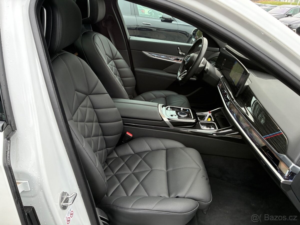 BMW i7 xDrive60 - 7