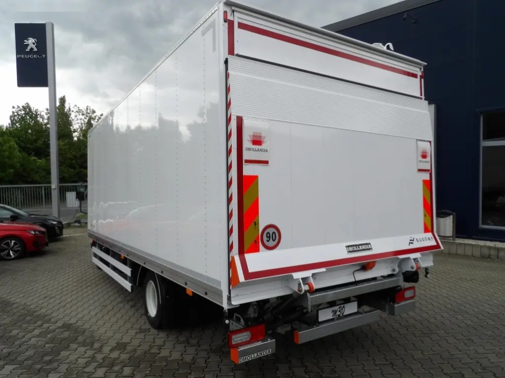 Isuzu, M30 5,2L MAN6, skříň a čelo - 7