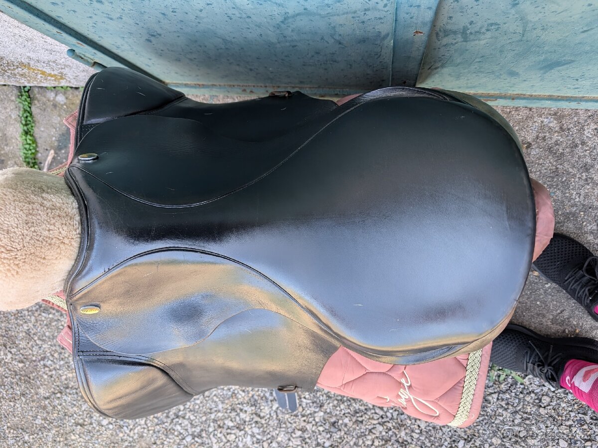 Prodám/vyměním drezurní sedlu Taurus Cobra 17"/2 - 7