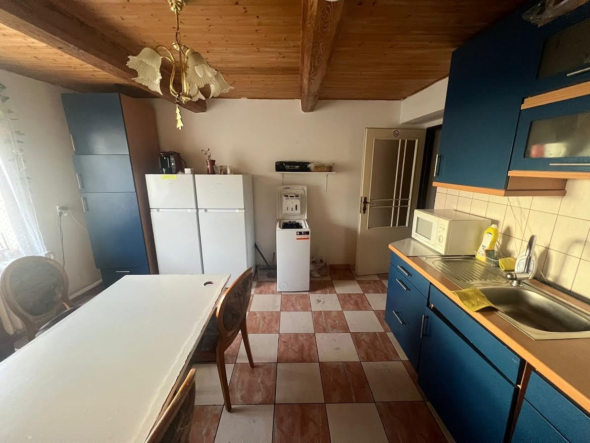 prodám dvougenerační RD vhodný na bydlení i na podnikání - 7