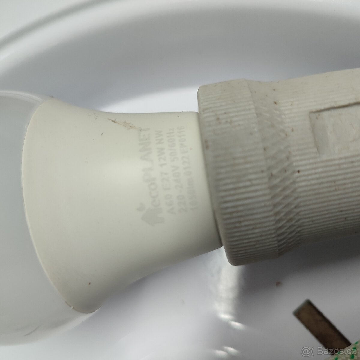 Stropní světlo s čidlem a žárovkou - 7